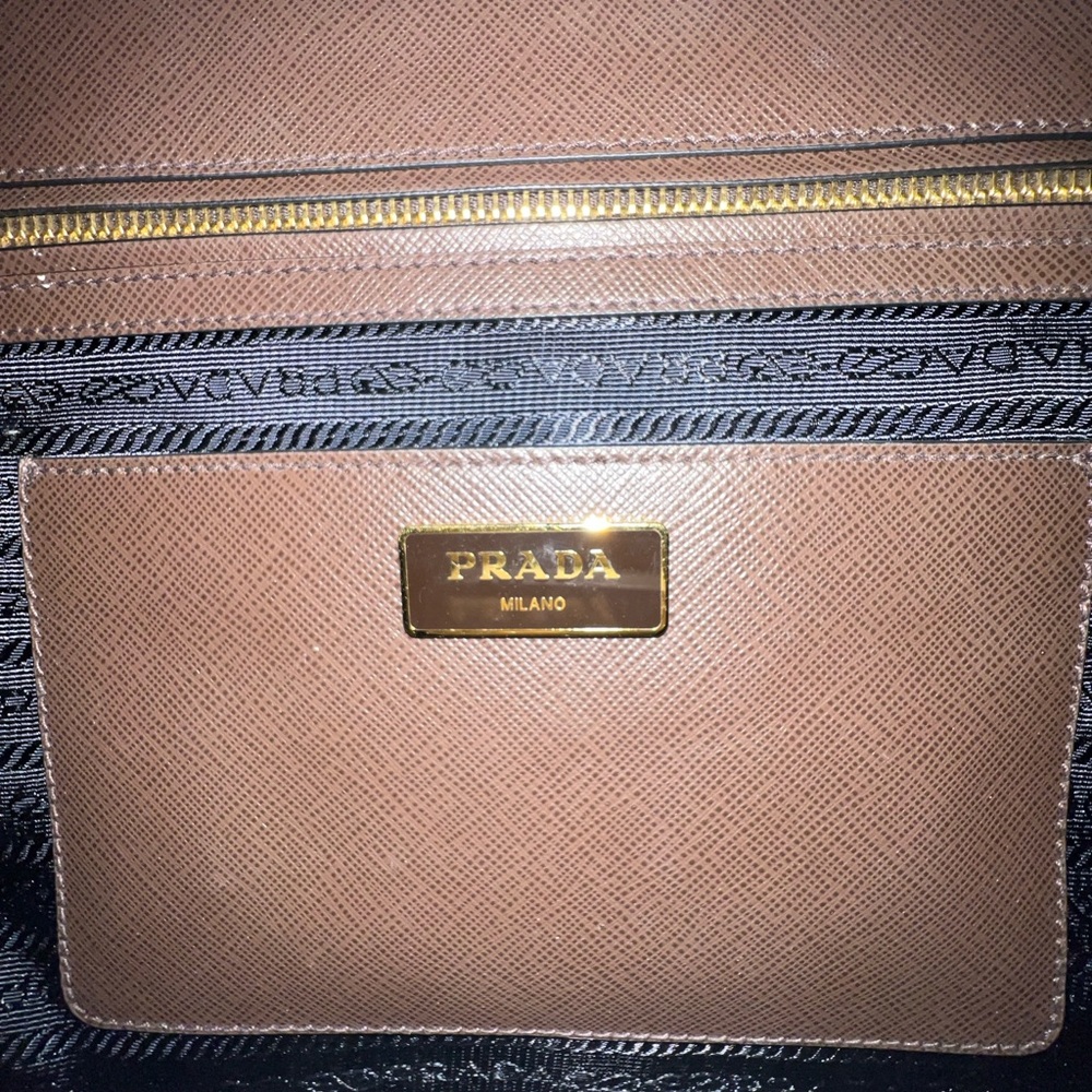 Large Prada Galleria Saffiano leather bag - Picture 4 of 10